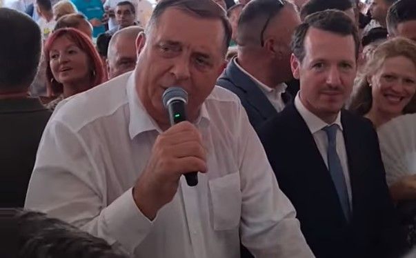 Milorad Dodik se ponovo uhvatio mikrofona
