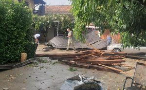 U Hrvatskoj ženu udario grom, snažno nevrijeme poharalo zemlju: Vjetar nosio krovove
