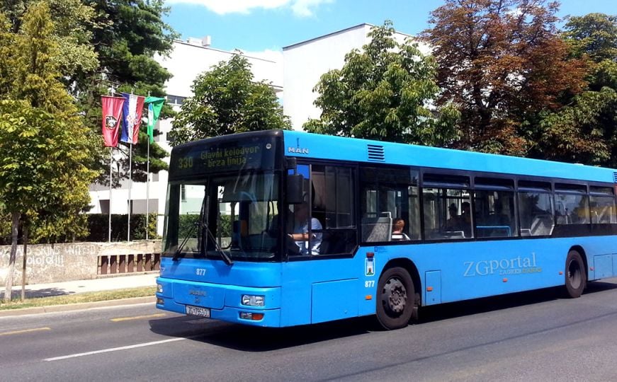 Horor u Zagrebu: Tinejdžericu autobus vukao po cesti, vozač tvrdi da ništa nije vidio