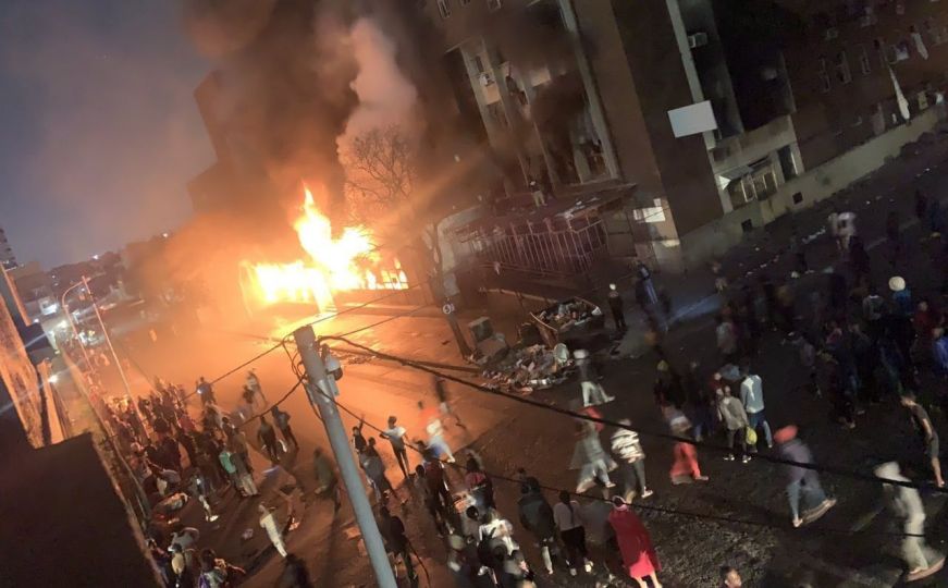 Tragični prizori u Johannesbrugu: U velikom požaru najmanje 52 mrtvih