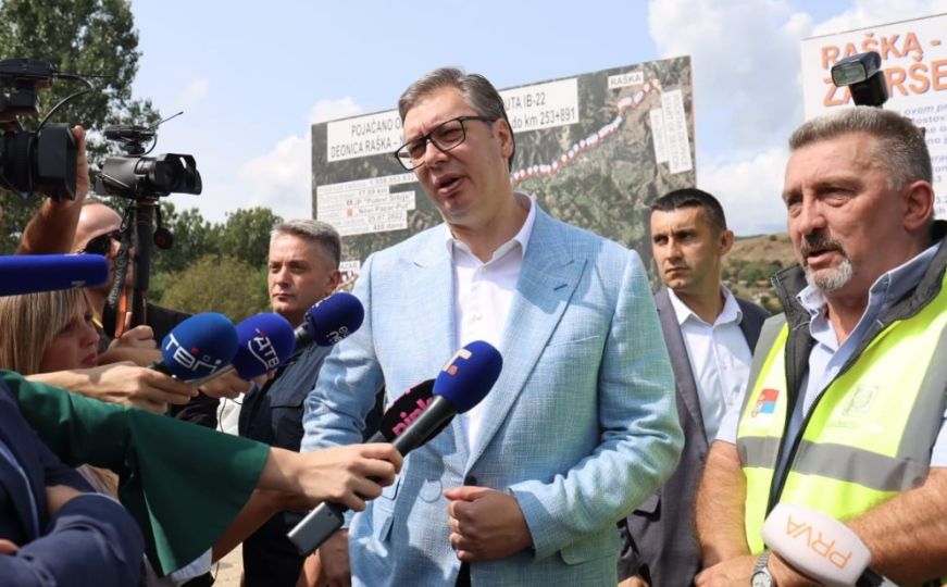 Novi gaf Aleksandra Vučića postao viralan: "Mičite muftije od njega, pogotovo kad je gladan"