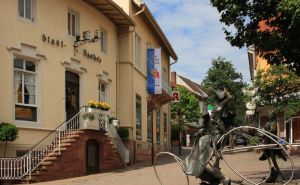 Da li znate priču o prvoj benzinskoj pumpi? I dalje je na istom mjestu