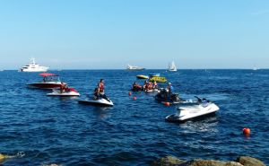 Nesreća u Hrvatskoj: Jet-skijem udario turistkinju, prevezena u bolnicu s teškim povredama