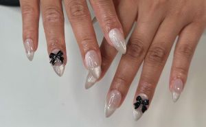 Baršunasti nokti: Popularni trend koji nosimo ove jeseni