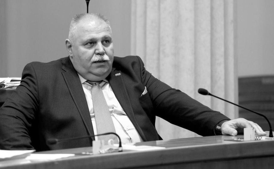 Preminuo hrvatski političar Ivan Šuker, rođen u Livnu