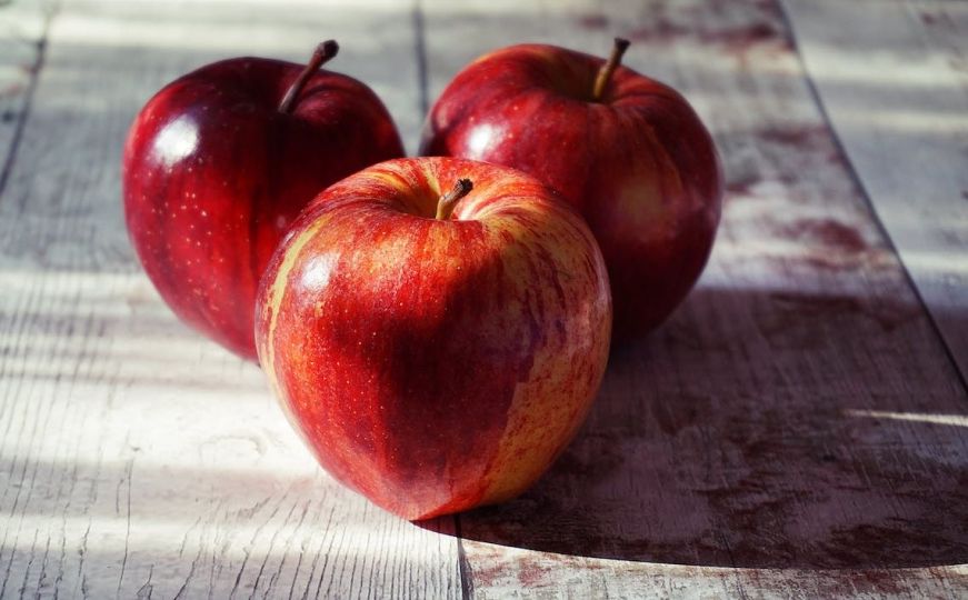 Ne bacajte koru od jabuke: Može biti korisna za niz različitih namjena...