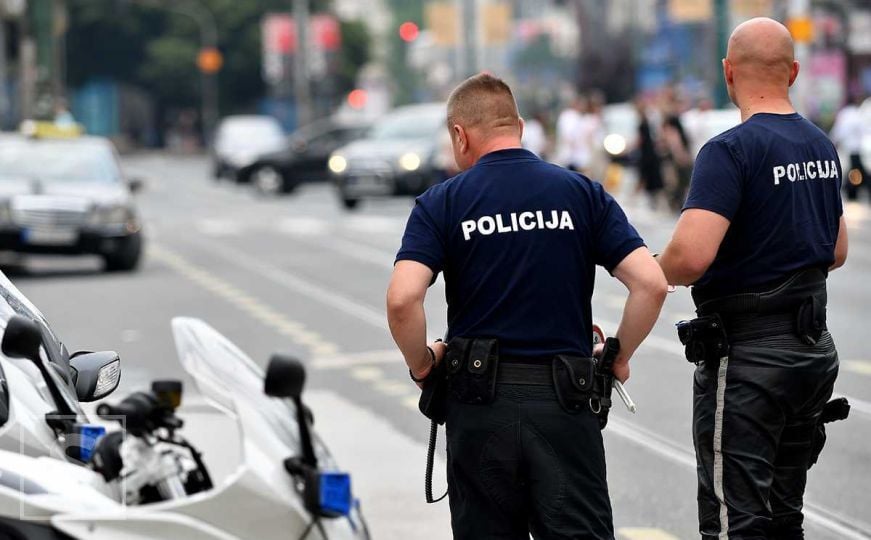 Heroji u plavom: Sarajevski policajci tri kilometra na leđima nosili čovjeka kojem je pozlilo