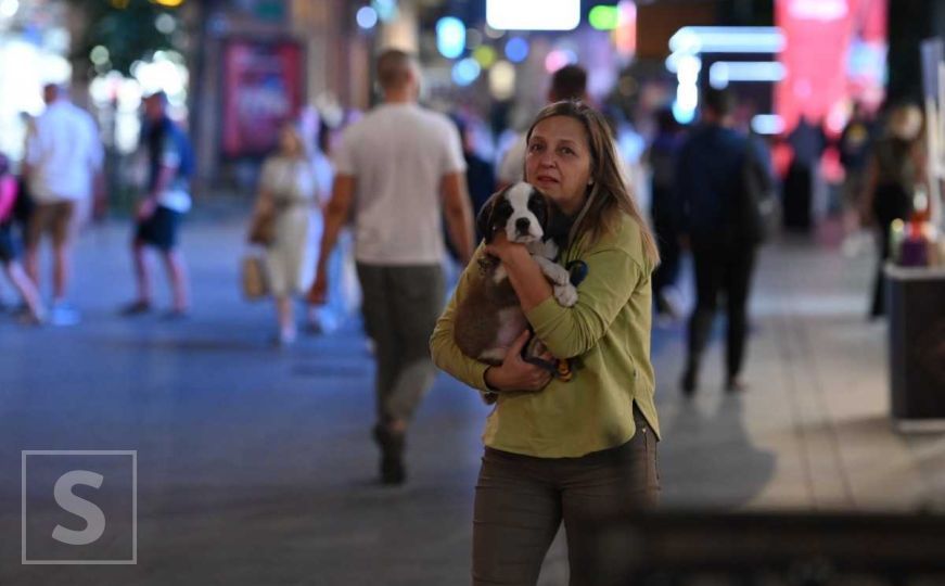 Sarajevo, ljubavi moja: Građani izašli u večernju šetnju, ulice pune i u septembru