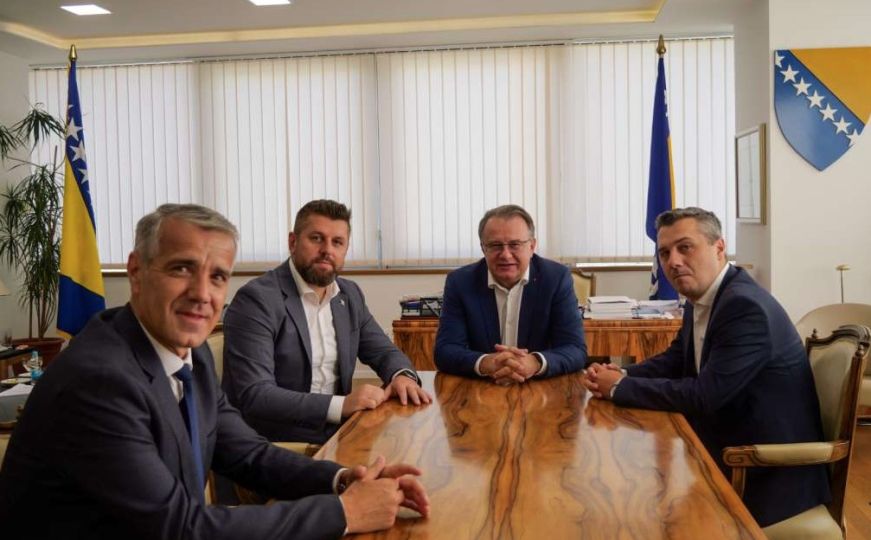 Nikšić i Dizdar na sastanku s Durakovićem i Duratovićem: 'U vrhu prioriteta je pomoć povratnicima'