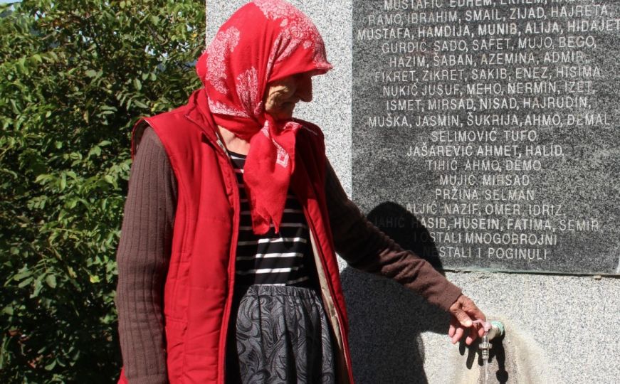 Aiša (80) – posljednja stanovnica srebreničkog sela Radovčići: "Četiri godine živjela u šupi"