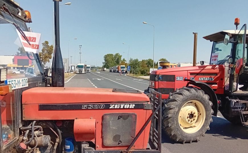 Okončan protestni skup: Poljoprivrednici odblokirali granični prijelaz u Orašju