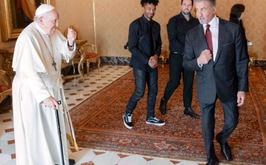 Sylvester Stallone pitao papu Franju da li je za - boks