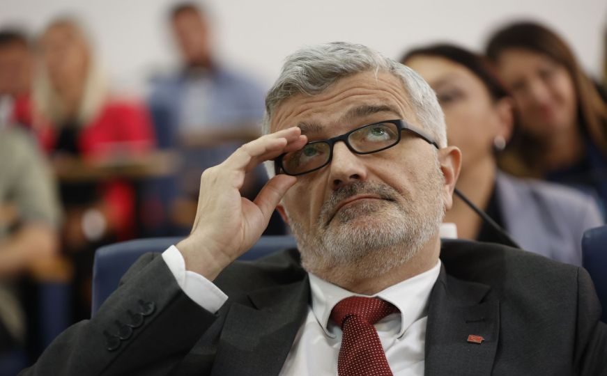 Srđan Mandić sumnja u ispravnost listića za referendum: 'Đozo će morati udariti pečat 60.000 puta'