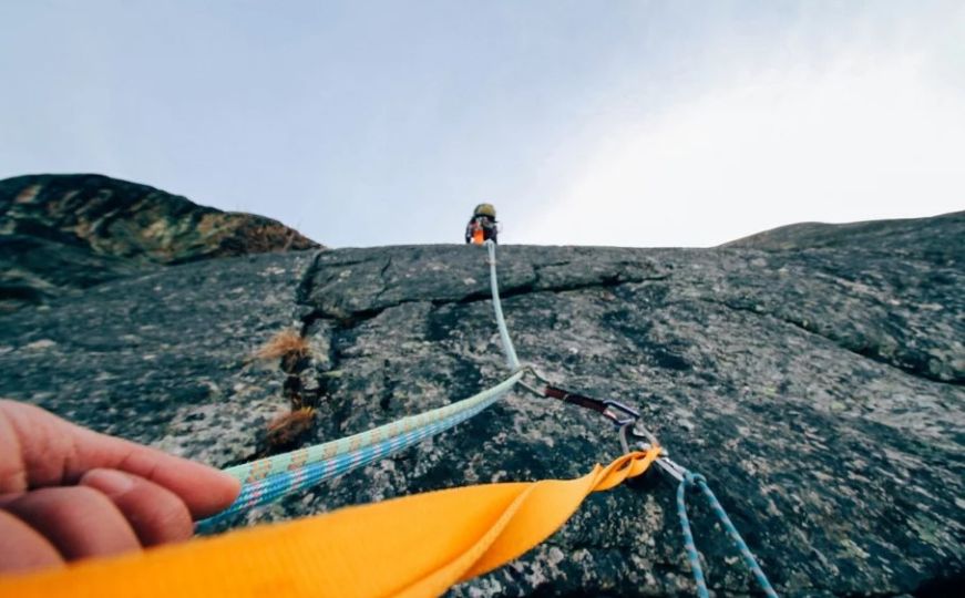 Planinar neviđenom srećom preživio pad sa 600 metara: Spasila ga je jedna stvar