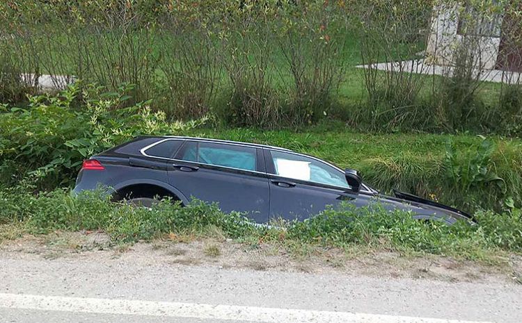 Saobraćajna nesreća kod Banja Luke: Vozač izgubio kontrolu nad vozilom, sletio je u kanal