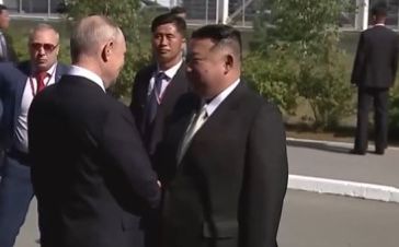 Vladimir Putin dočekao Kim Jong-una: "Drago mi je da te vidim"