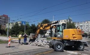 Brojni izazovi pred vozačima: Pojačan saobraćaj, magla, radovi na putevima...