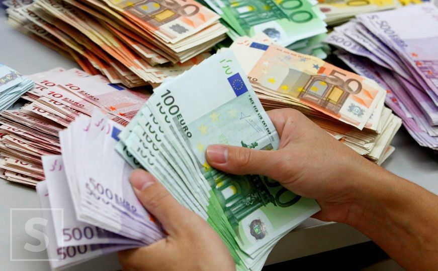Znate li koliko je godina potrebno raditi u BiH da biste zaradili milion eura?