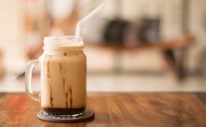 Muškarac zgrožen količinom šećera u ledenoj kafi poznatog restorana: 'Ko je ovo stavio u ponudu?'