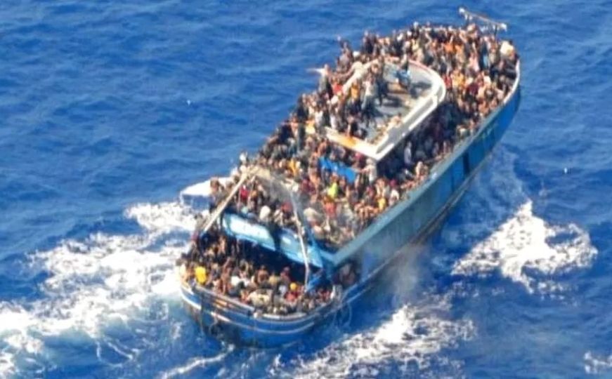 Tragedija u Italiji: Na migrantskom brodu pronađeno tijelo novorođenčeta