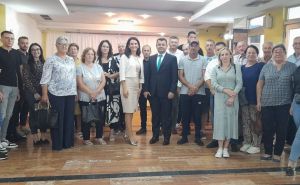 Ministar Hurtić posjetio povratnike u Kozarcu: "Došao sam da čujem vaše probleme"