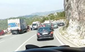 Autobus u Crnoj Gori sletio u provaliju - ima poginulih