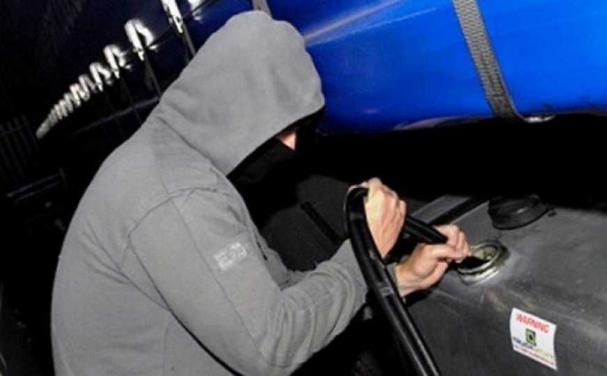 Kradljivci 'crnog zlata' ponovo 'operirali' u ZDK: Ukrali gorivo iz radnih mašina
