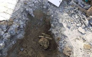 Posmrtni ostaci žrtve proteklog rata ekshumirani u dvorištu kuće u Brčkom