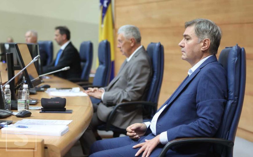 Parlamentarna skupština BiH oborila zakone koje je jednoglasno podržalo Vijeće ministara
