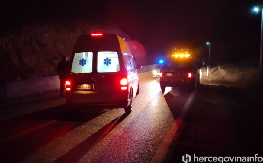 Teška nesreća na Zelengori, automobil sletio u provaliju: U vozilu bio direktor zatvora u Foči