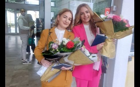 One su ponos naše Bosne: Sestre blizanke iz Zavidovića na isti dan stekle zvanje doktora medicine!
