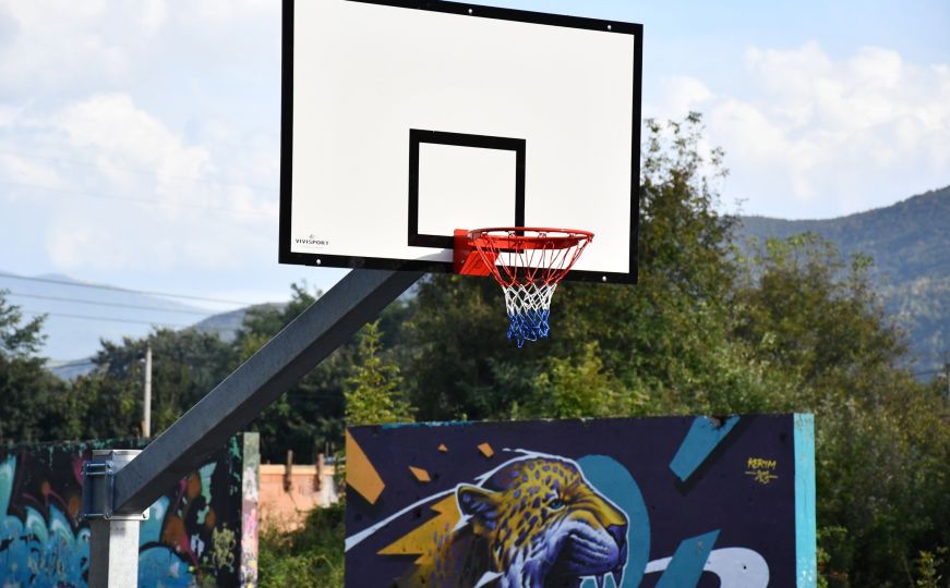 Stojčevac u novom ruhu: Izgrađeni tereni za basket, uskoro i teren za mali fudbal s umjetnom travom