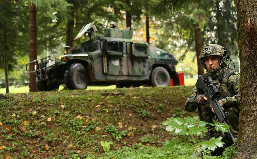 Oklopna vozila i topništvo: U Bihaću raspoređen Bugarski vod EUFOR-a