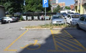 Samo u septembru: MUP KS kaznio 230 vozača koji su parkirali na mjesta za osobe s invaliditetom
