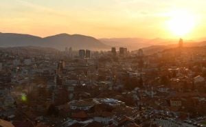 Povratak legendarne pjesme o Sarajevu: "Kiša ruši grad"