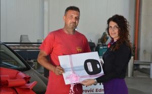 Predivna priča iz BiH: Vlasnik bh. kompanije radniku poklonio Golf 6 - 'Ponosni smo što te imamo'