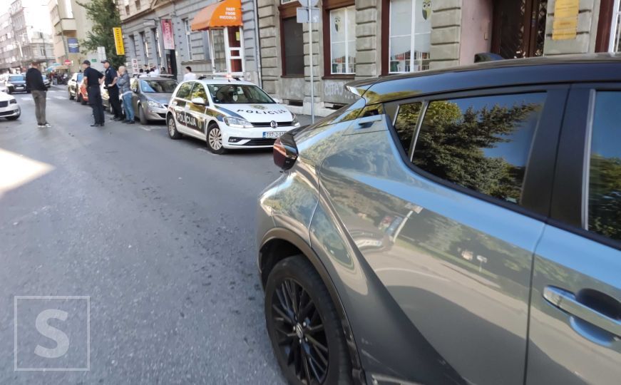Saobraćajni kolaps u centru Sarajeva: Sudarila se dva vozila, na terenu policija
