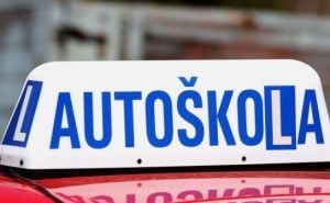 Potvrđena optužnica protiv instruktorice u auto-školi: 100 KM za polaganje vozačkog ispita
