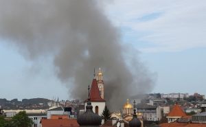 Veliki požar u centru Banje Luke: Vatrogasci i policija na terenu