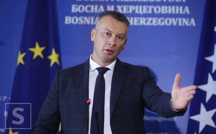 Vanredna konferencija ministra Nenada Nešića