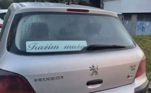 Osvanula poruka na automobilu u BiH: 'Tražim muža'