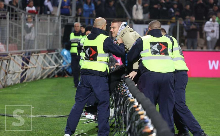 Zaštitari spriječili dramu na stadionu u Zenici: Navijač preskočio ogradu i pokušao doći do Ronalda