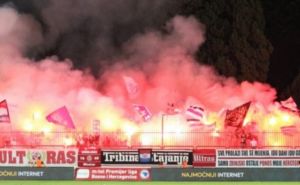 Sramotne scene u Mostaru: Zapaljen transparent navijača Veleža
