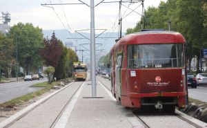 Tramvaj udario radnika u Sarajevu, prevezen u bolnicu: Saobraćaj obustavljen