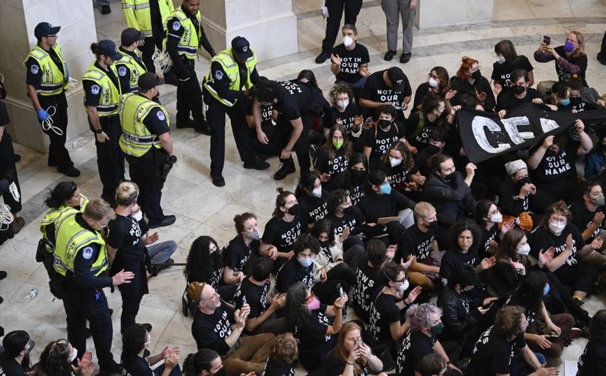 Protesti Jevreja u zgradi Capitol u Washingtonu: Policija uhapsila demonstrante