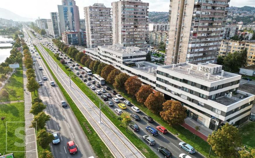 Snimili smo sarajevsku špicu iz zraka: Ovako izgledaju gužve u saobraćaju