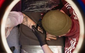 Muškarac zatvara Tattoo shop u Sarajevu: Novac od prodaje studija daje za djecu Palestine i BiH