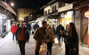 Sarajevo noću: Prošetajte s nama kroz Baščaršiju