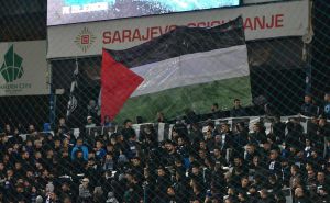 Željini navijači poslali snažnu poruku: 'Grbavicom odjekuje Palestina'