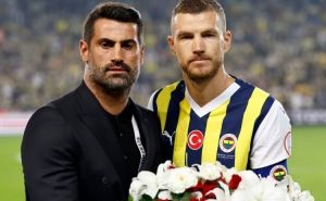 Edin Džeko uručio cvijeće legendi Fenerbahcea: Evo zbog čega